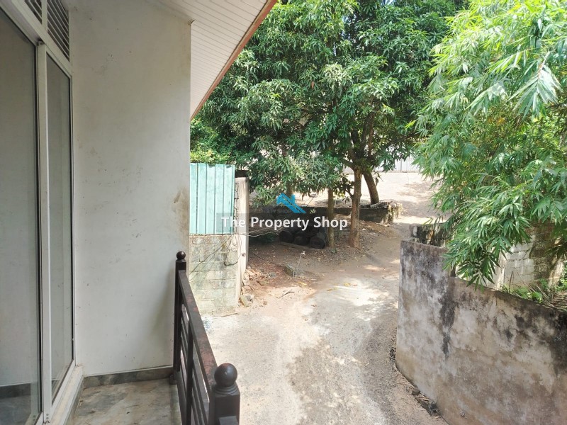 perches with 03 story house for sale in Kundasale* Ideal for Residence purpose.* 10 Bedrooms with 09 Attachedbathroom and one seperate bathroom,pantry, living* Good environment.* Parking available for 06 vehicles in front space.* Water, Electricity, telephone facilities are available. * Documents in order* Under construction• This Location is situated near Kundasale Main road (only 500m)• Good neighborhood.• Quiet natural surroundings.• Taxi Stand, Shops, mini Supermarkets, Bank: few minutes. • Price can be Negotiable☆ : Kandy town 6 km :Pallekale Ground 3km : SLIIT,CIBA 1kmCall us for an appointment to visit the property.Please contact us for more Details: Hotline - 0777 507501 Genuine buyers only.NO BROKERS PLEASE..Visit our website for more properties.